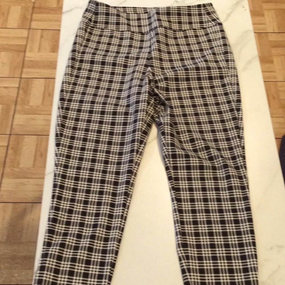 GAP Plaid Black and White Leggings, small.